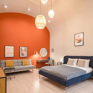 Base Camp , Budapest Hongrie