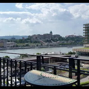 Jackquaters Apartment Budapest